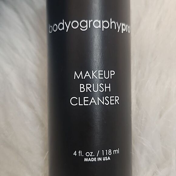 Luxie 5 piece eyeconic brush set with brush cleaner and moods pigment - Picture 7 of 11